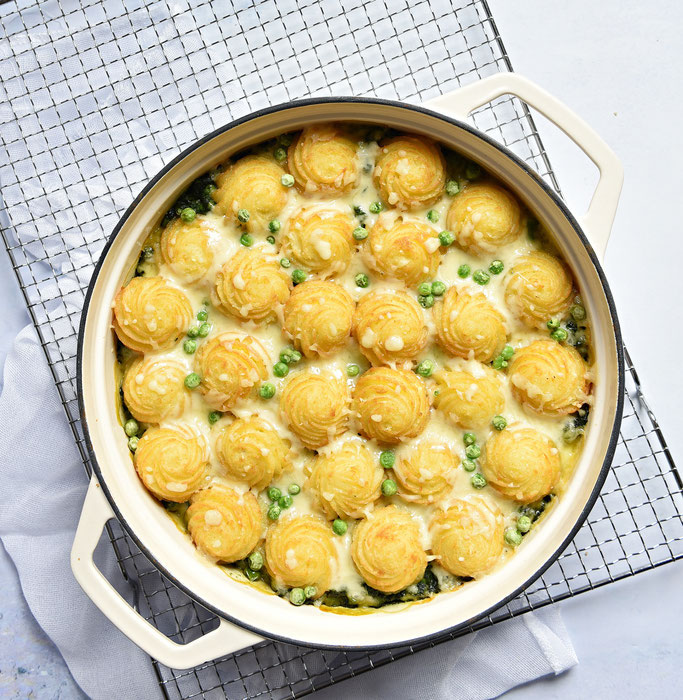 Kroketten Auflauf mit Spinat und Erbsen