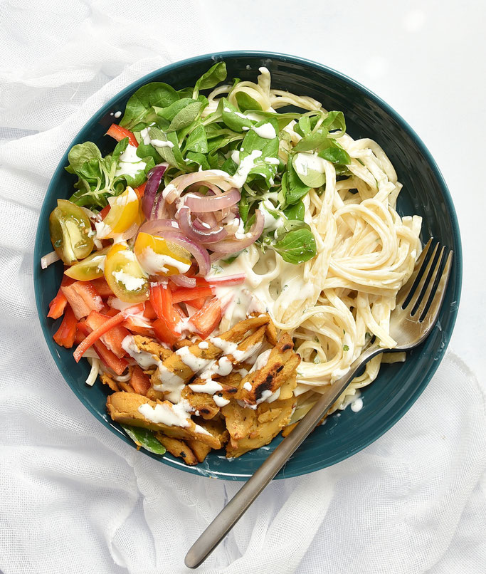 Döner Bowl mit Nudeln oder Zoodles
