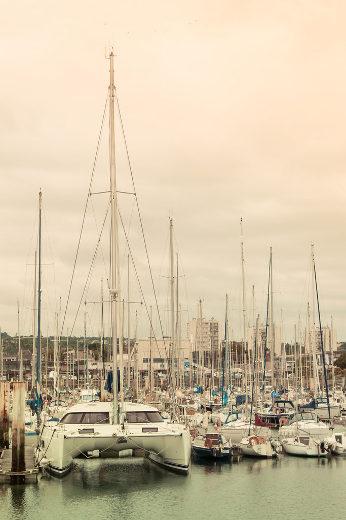 Der Jachthafen in Cherbourg-en-Cotentin der in Normandie