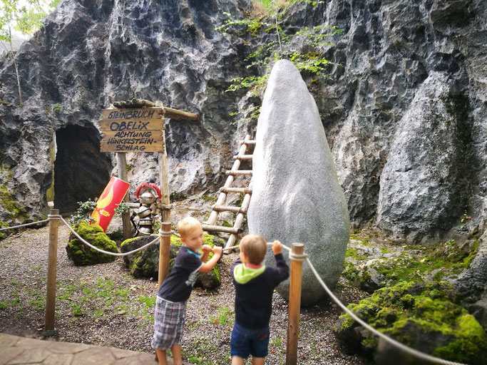 Zu Besuch in Obelix' Hinkelsteinbruch in den Bavaria Filmstudios