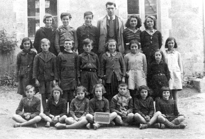 Charras 16 - photo de classe année 1945/46 - grande section