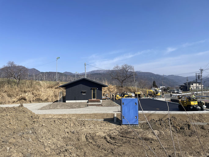 長野県　松本市　建築設計事務所　建築家　news設計室　丸山和男　店舗設計　設計監理　農家レストラン　アップルパイ工房　カフェ　よこや農園　アスファルト工事