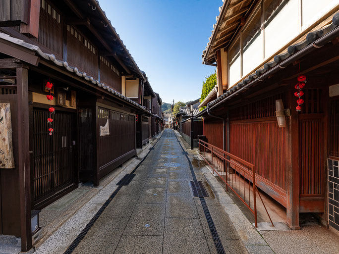 Machiya townhouses lining the streets of Sancho Machi