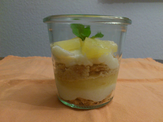 Tiramisu mit Ananas und Kokos - Paint for animals Tiramisu mit Ananas und Kokos - Paint for animals