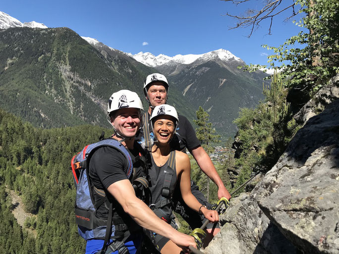 KLETTERSTEIGEN: Die schönsten Klettersteige der Alpen sind in Österreich. Voll im Trend liegen Sie beim Klettersteigen, an der der Kletterwand fühlt Jung und Alt die erregende Kraft der Natur. Wir bringen Sie sicher hinauf. Preis: € 40,--