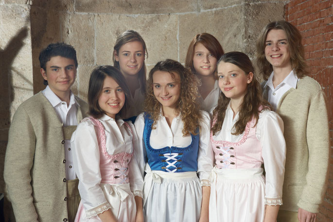 Alice Merton (v. l.) im Jugendchor der Engelsstimmen 2008 