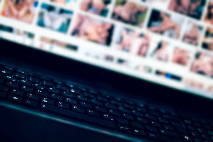 Nacktbilder Internet; Bildmissbrauch, illegale Uploads, Detektei Bochum, Privatdetektiv
