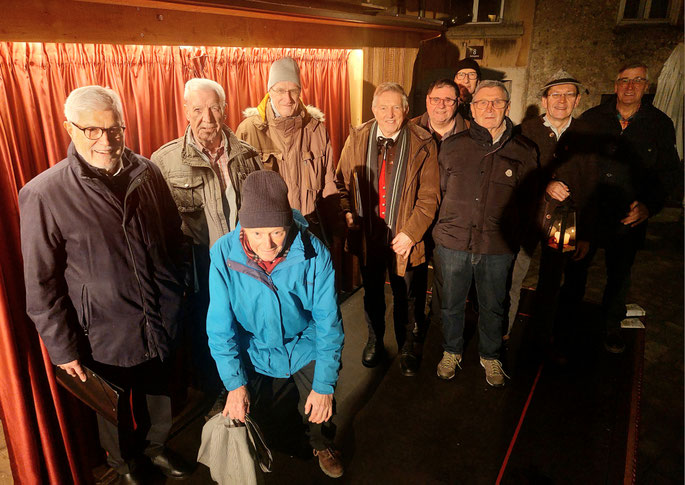 18. Dezember 2024: Weihnachtssingen am Christkindlmarkt, Theaterwagen Altstadt/Innsbruck