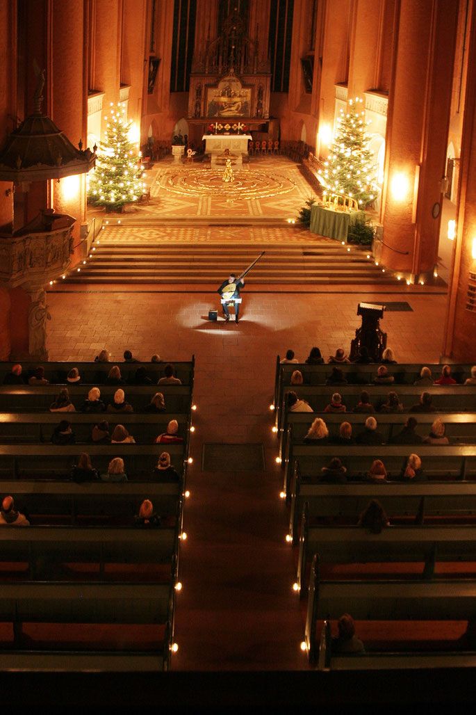2016: Silvester-anders! Lautenmusik auf der Theorbe in St. Michaels. Foto: Maika Engler
