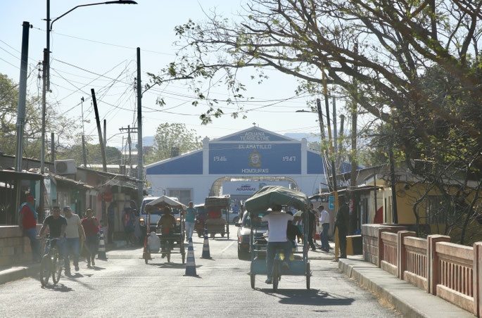 Border El Salvador to Honduras