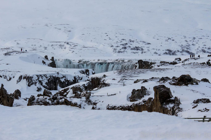 waterfall,iceland,tipps,car,winter,february,north