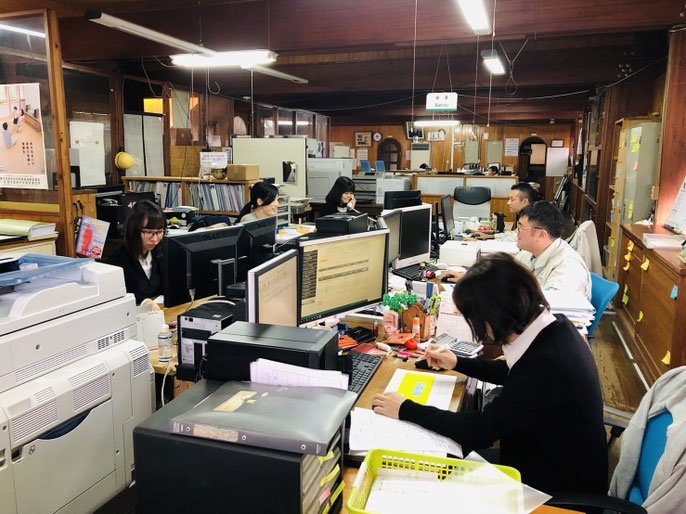 総務経理部へ!