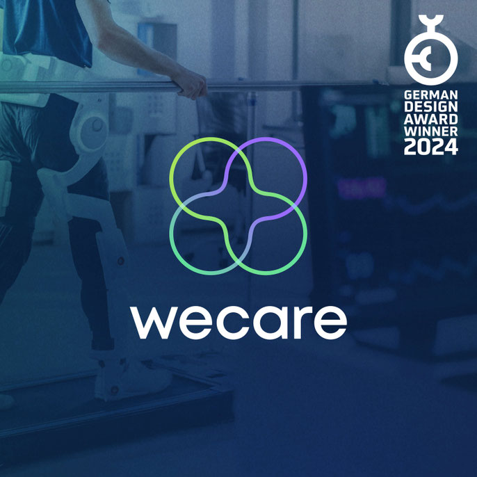 Smartphone mit Startscreen der Gesundheitsplattform wecare und Logo als Teil der visuellen Markenidentität