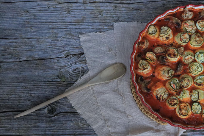 Zucchiniröllchen mit Champignons