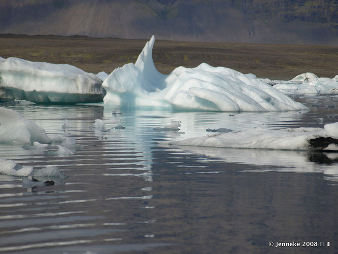 Jokulsarlon gletsjermeer, James Bond heeft hier op een bevroren meer een film gemaakt