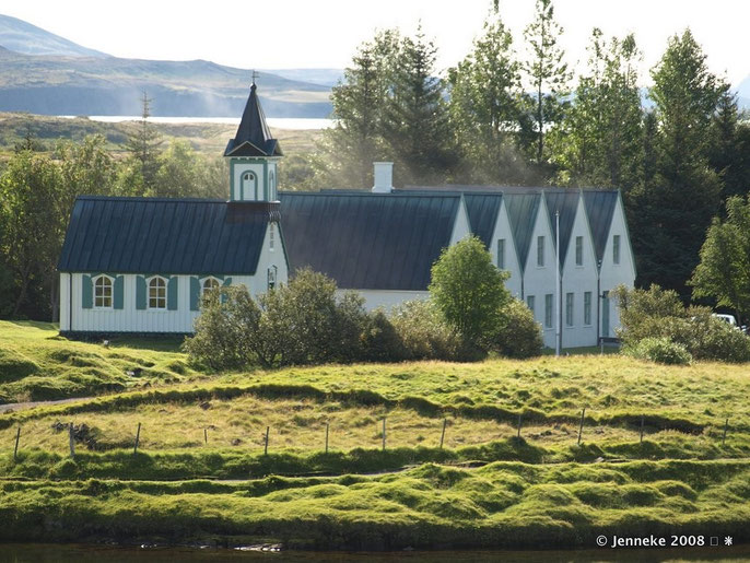 Tingvellir scheidslijn tussen Noord Amerikaans en Europees continent, hier werd vroeger het recht gesproken zuid-west IJsland