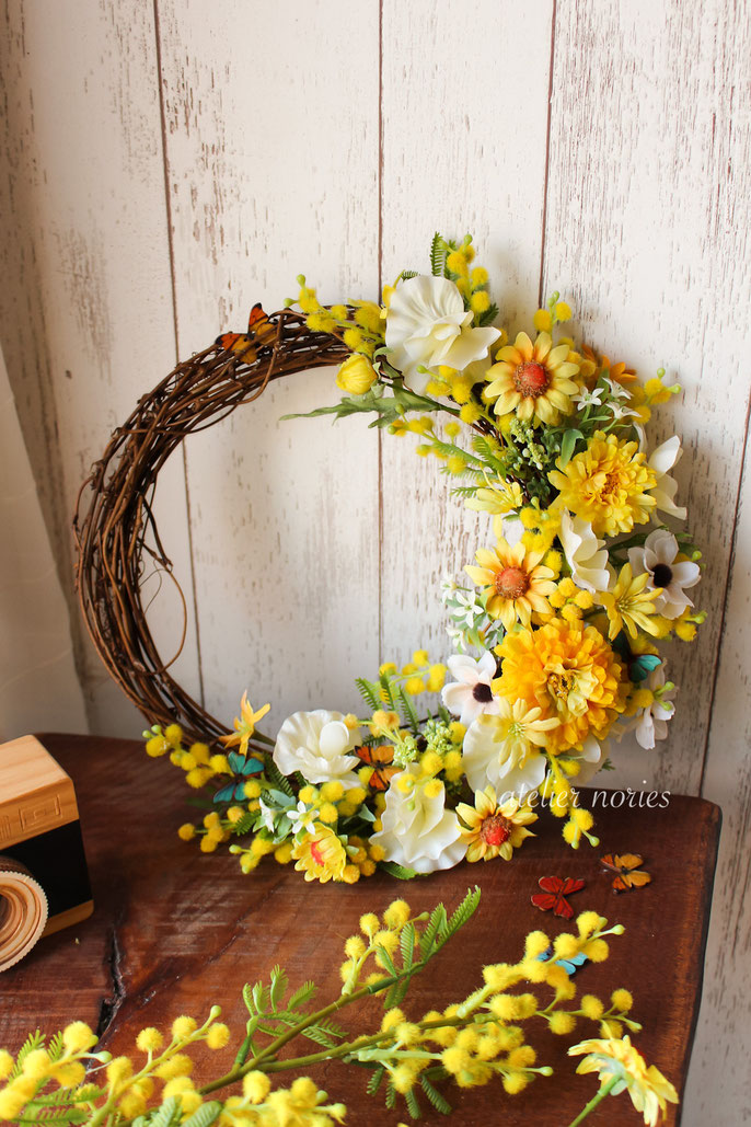 「mimosa wreath」