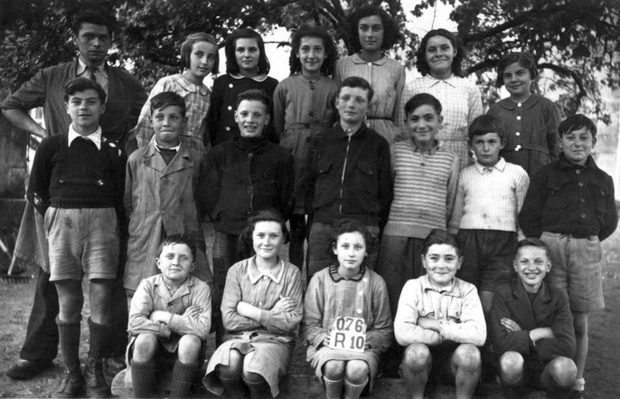 Charras 16 - photo de classe année 1946/47 - grande section