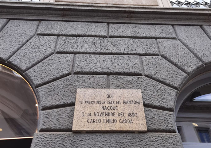 OmoGirando la casa natale di Gadda