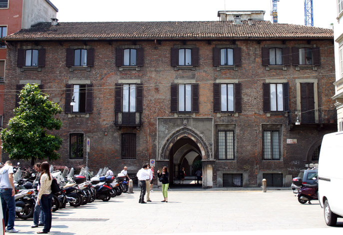 OmoGirando Palazzo Borromeo