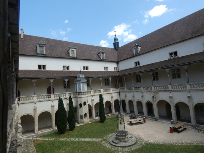 Médiathèque de l'Hôtel-Dieu à Dole (Jura)