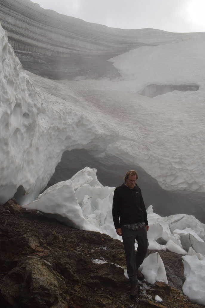 Íshellar, ice caves, Hrafntinnusker, Fjallabak