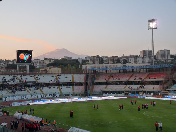 Lo stadio e il vulcano Etna!
