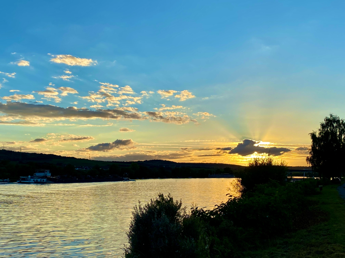 Sonnenuntergang an der Mosel