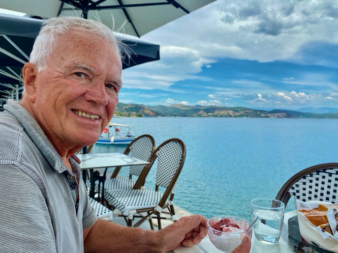 Leckeres Eis an der Hafenpromenade 