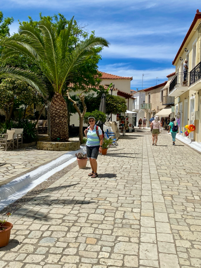 In Finikounta