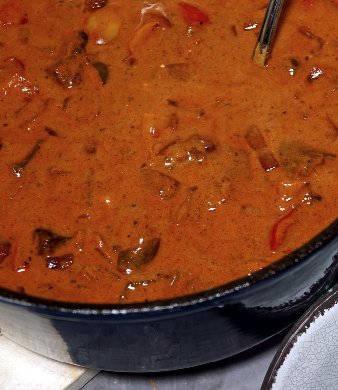 Paprika-Rahmgulasch - zimtkringel - about food