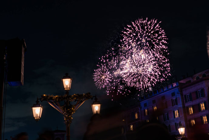 ディズニーで打ち上がる花火