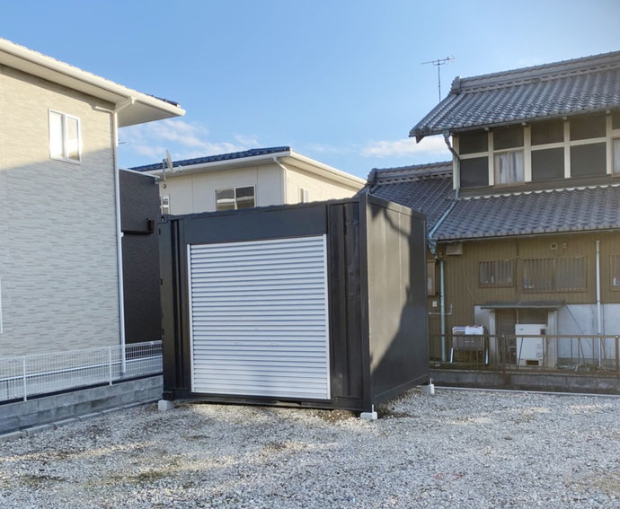 岐阜県安八郡 中古コンテナ10ftシャッター付ブラック設置