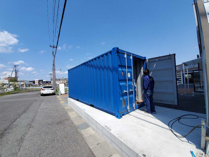 滋賀県守山市 NEWVANコンテナ20ftブルー設置