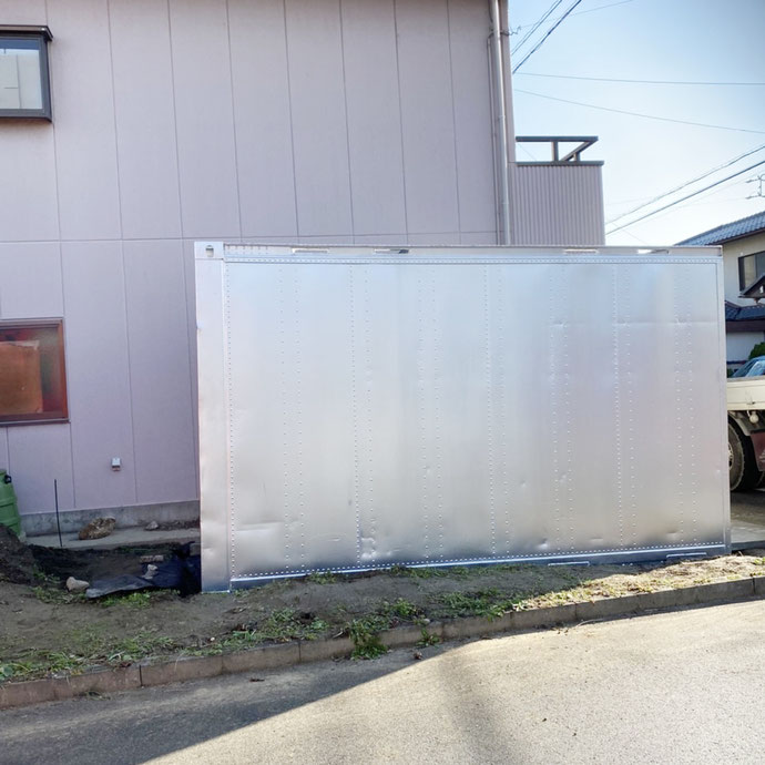 大垣市三津屋町 中古アルミスチールコンテナ38S設置