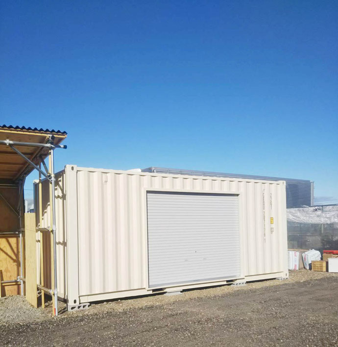 羽島郡笠松町 NEWVANコンテナ20ft2700シャッター付アイボリー納品