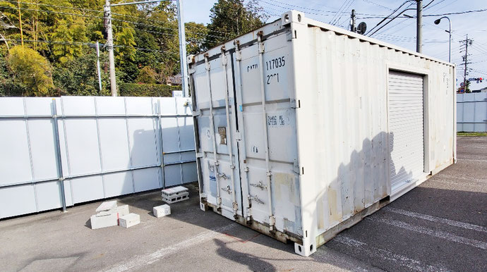 各務原市蘇原 中古コンテナ20ft1800シャッター付+鍵フック加工設置