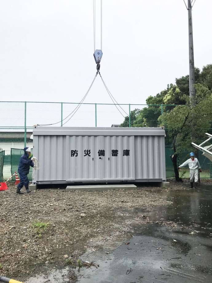 大阪府門真市 NEWVANコンテナ20ft改造（防災倉庫）2本設置
