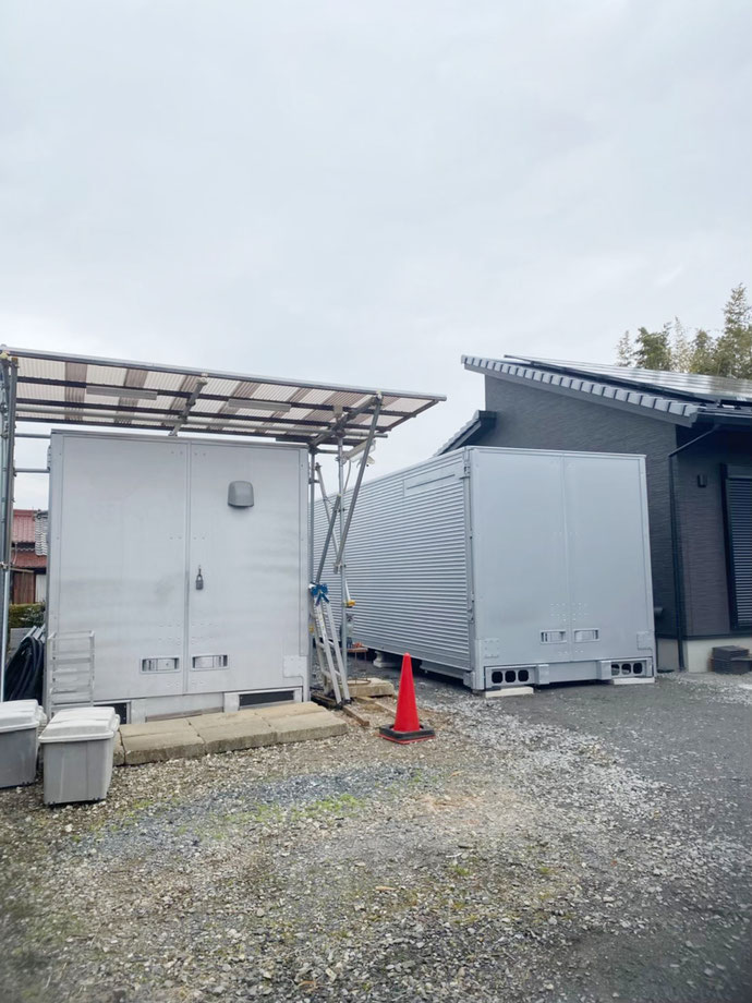 愛知県春日井市 中古大型アルミコンテナ設置