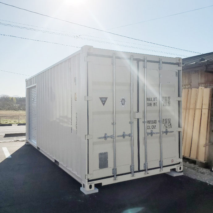 山形県鶴岡市 NEWVANコンテナ20ftシャッター付アイボリー納品