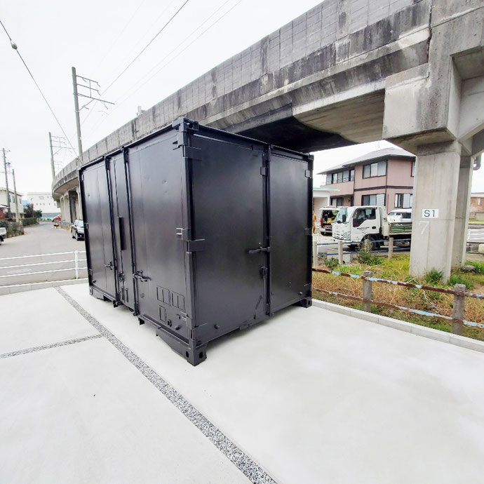 岐阜県羽島市 中古貨物コンテナ12ftブラック塗装設置