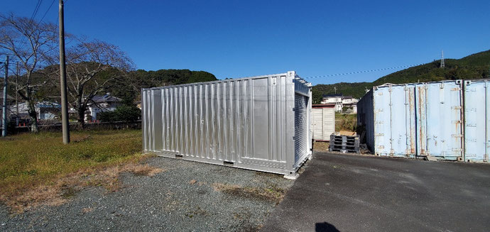 静岡県浜松市 中古コンテナ20ft妻シャッター付シルバー塗装設置