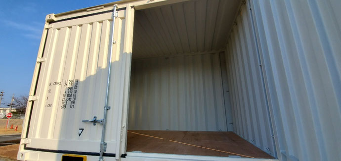 各務原市那加 NEWVANコンテナ12ftアイボリー設置