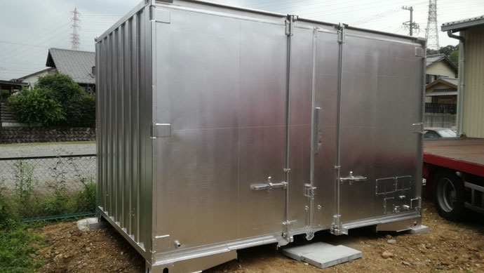 岐阜県多治見市 中古貨物用コンテナ12ft シルバー塗装設置