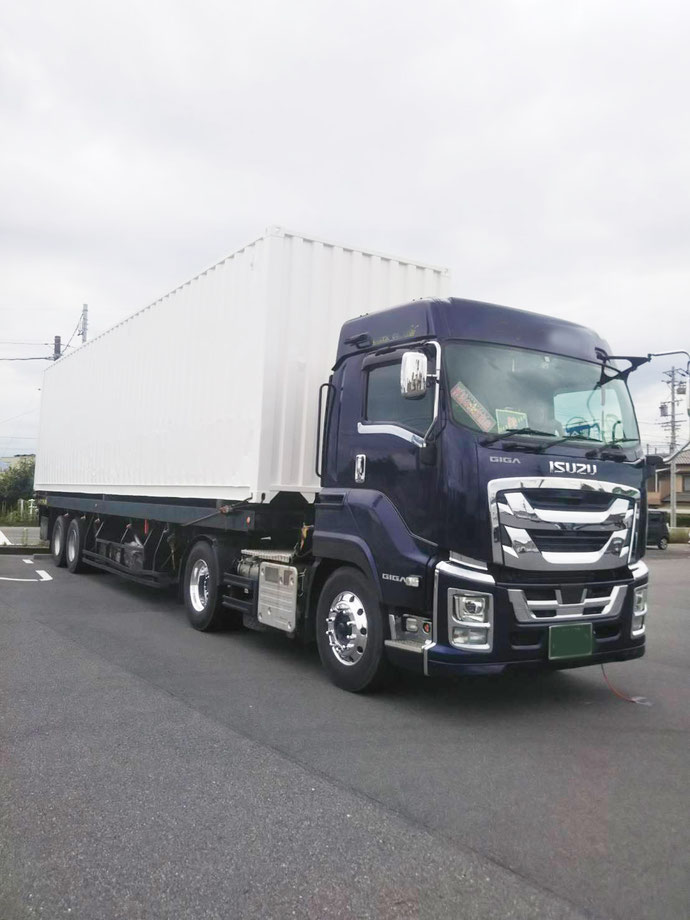 三重県四日市市 中古コンテナ40ftハイキューブ×2本設置