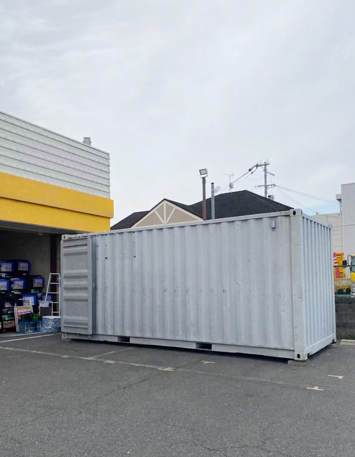愛知県知多市 中古アルミコンテナドア付設置