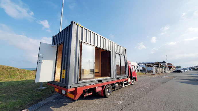 富山県富山市 NEWVANコンテナ20ftハイキューブ･グレー･内装OSB･断熱材入･コンセント他設置