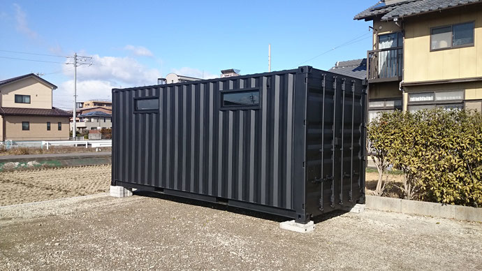 岐阜県瑞穂市 NEWVANマットブラック塗装 窓×4
