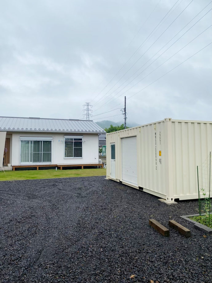 岐阜県美濃加茂市 NEWVANコンテナ20ftシャッター付納品