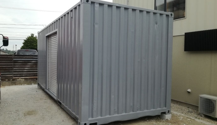名古屋市緑区 中古コンテナ20ftシャッター付･グレー塗装設置